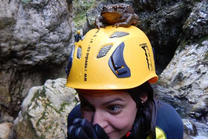 Canyoning in Nevidio Canyon - Getting into the canyon: techniques, jumps, and swimming with a guide beside you