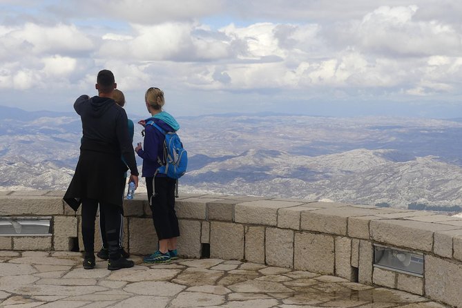Express Cable Car ascent & 25Turns Epic Bike Descent. - Food and Money Reality: What to Do About the Halfway Cafe