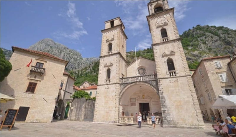 From Dubrovnik: Montenegro Day Trip with Cruise in Kotor Bay - Tour guide and timing: why the guide quality matters