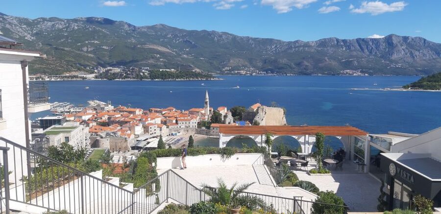 From Dubrovnik: Perast, Kotor & Budva Small-Group Day Trip - A long day that starts with a short window in Dubrovnik