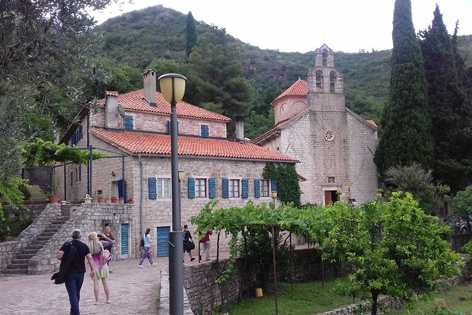 Great tour of coastal monasteries in Budva - Walking on the path of history! - Praskvica Monastery: peach-scented legend and the view over Sveti Stefan