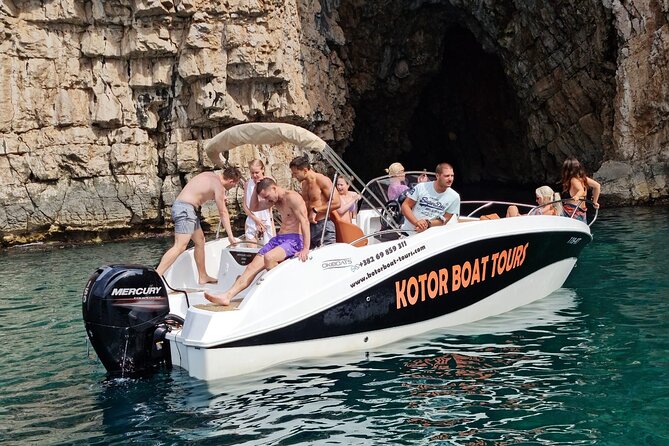 Group Perast & Lady of the Rock tour- 1h30min duration - Group size, meeting point, and staying on time