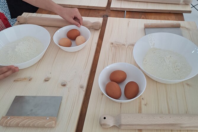 Handmade Pasta Cooking Class with Italian Chef in Montenegro - Where You Meet and How the Experience Runs