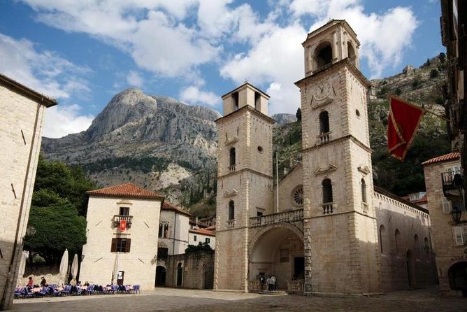 Kotor walking tour and Jaz beach - private tour - Key points at a glance