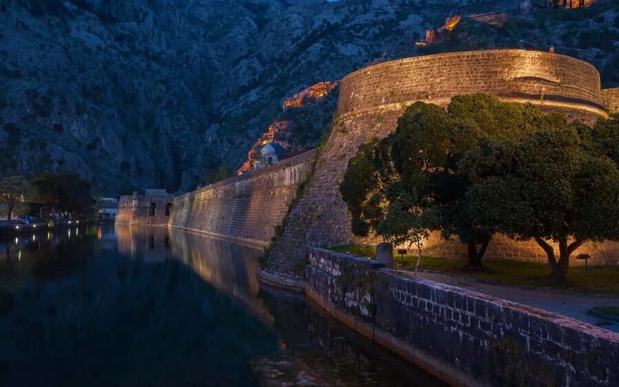 Montenegro & Bosnia 2 Countries in 1 Day Tour from Dubrovnik - Should you book the Dubrovnik to Bosnia and Montenegro combo?