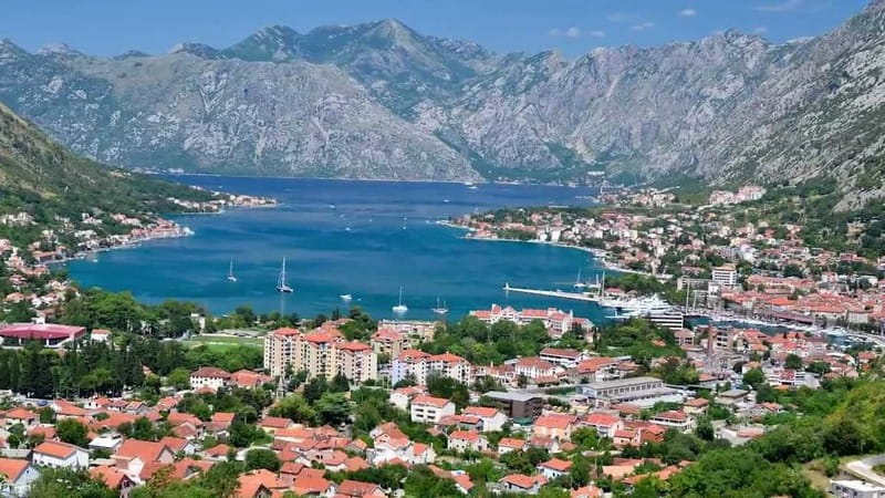 Montenegro Tour with Optional Kotor Bay Boat Cruise - Time Management: Border Control, Routes, and Meeting Points