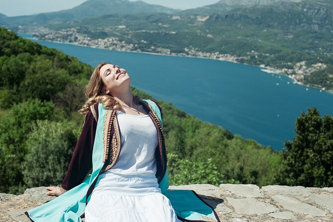 Olive oil farm to fork experience & short walking tour of Kotor - Lunch at the villa: homemade plates with local drinks