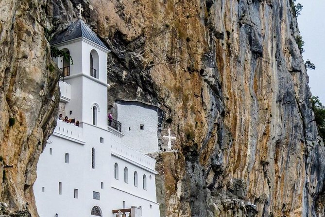 Ostrog Monastery tour - Arrival at the monastery: what you should pay attention to