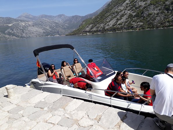 Private tour with speed boat - Perast and Lady of the rock - Quick hits on this Kotor Bay speedboat plan