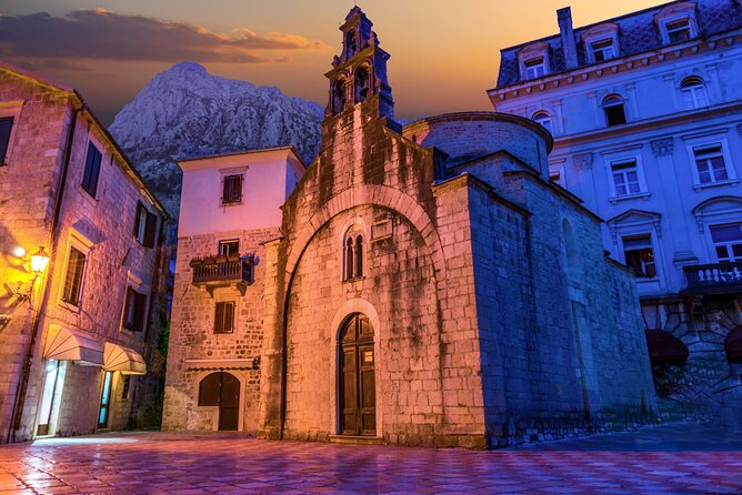 Private Walking tour with Wine and Food - Private guide time means you can go beyond postcards