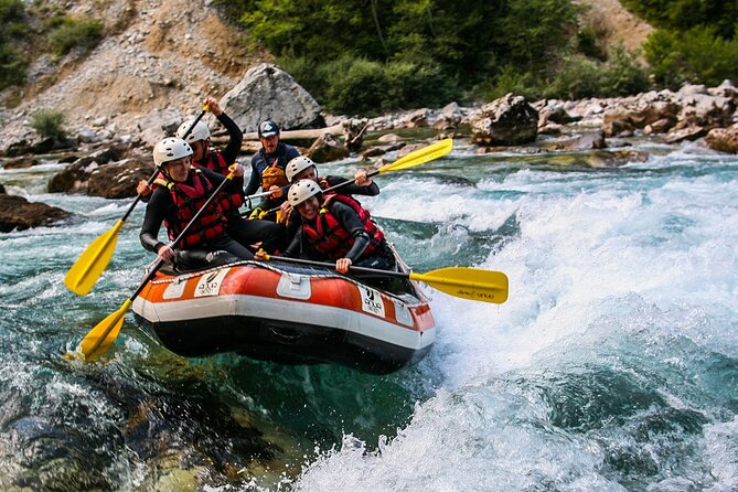 Rafting Adrenalin 7km - Halfway break on the Tara: photos, swimming, and a snack that hits right