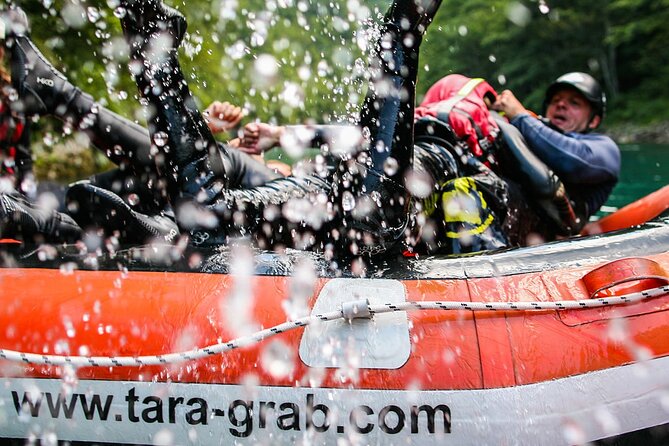 Rafting Adrenalin 7km - Camp Grab after rafting: beach time and the jumping rock
