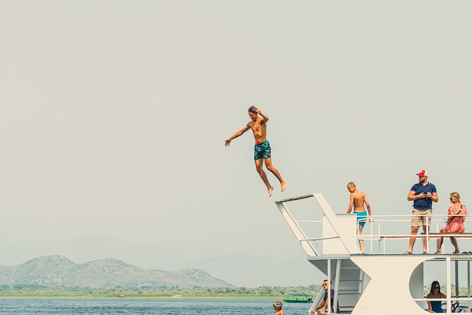 Skadar Lake & Crnojevića River: Swimming, Snacks & Wine - Food and drink on board, more than a snack break